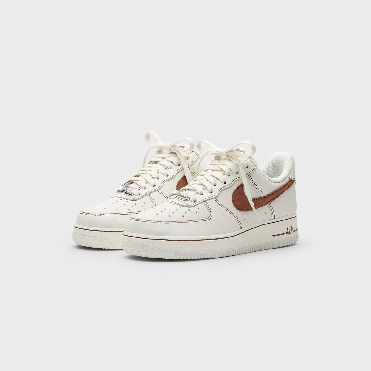 Nike Air Force 1 '07 LV8 - Ivory / Saddle Brown