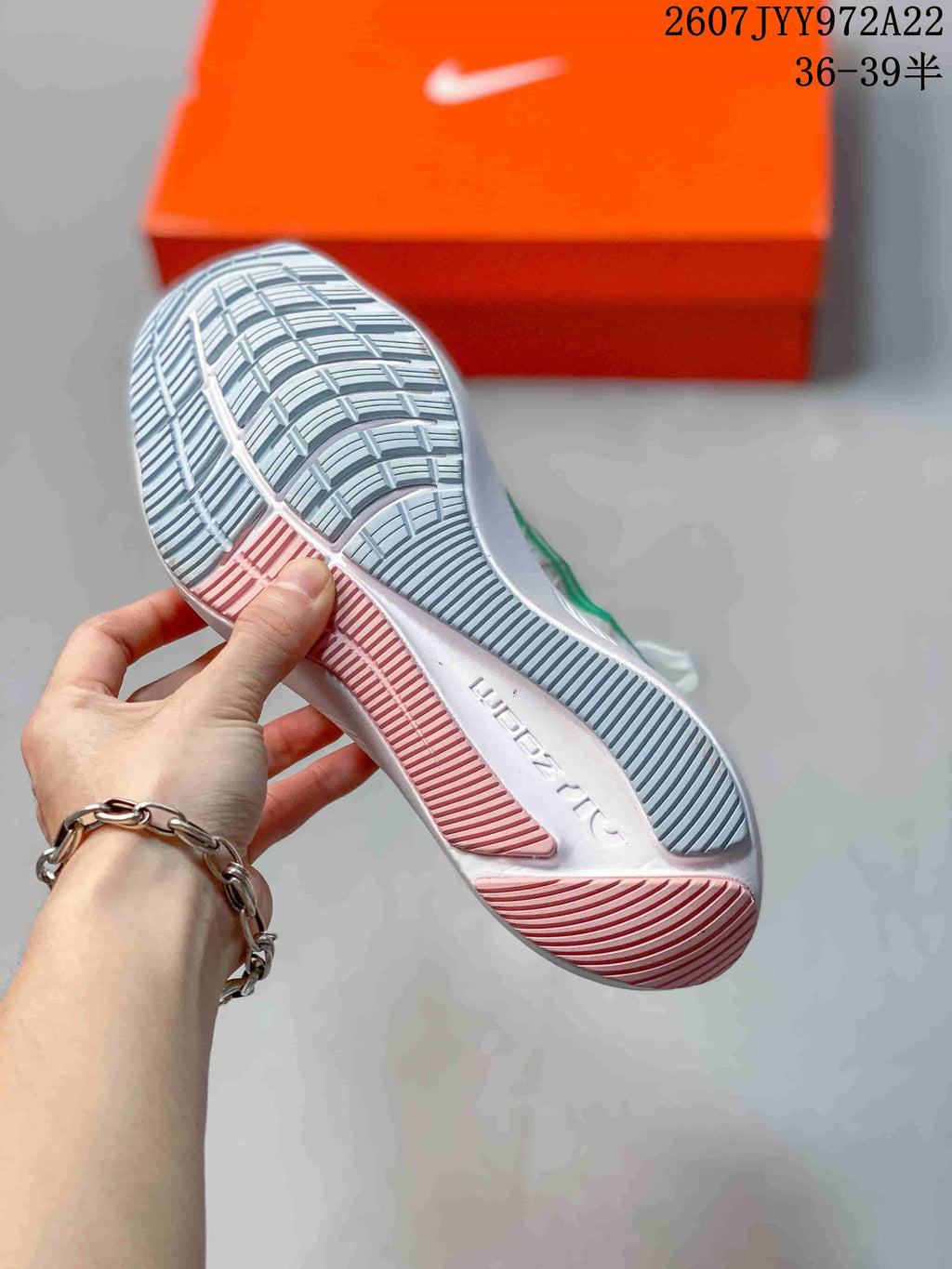 Nike Air Zoom Winflo 8 White Running Sneakers