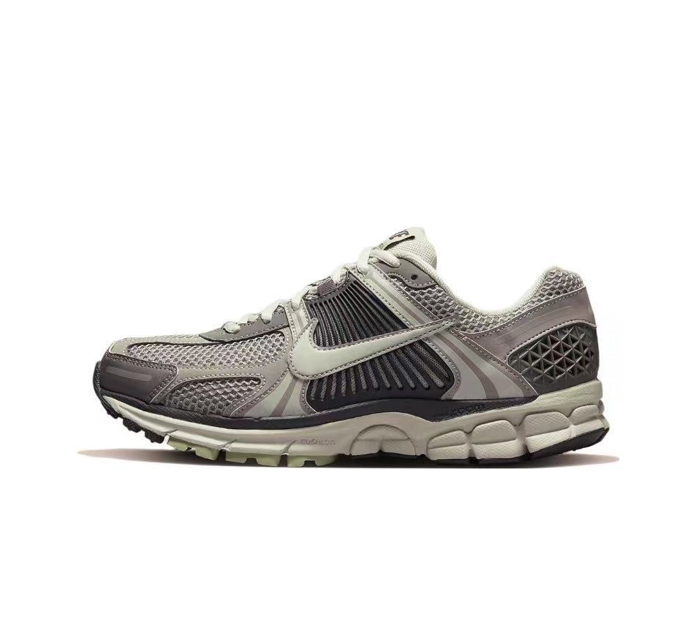 Nike Zoom Vomero 5 Sneakers FB8825-001 Gray