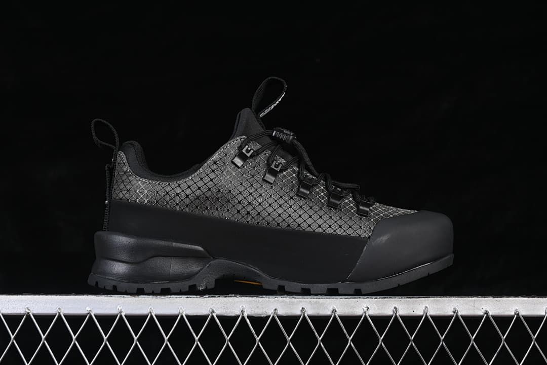 The North Face Glenclyffe Low Hiking Sneakers, New Taupe Green/Cavern