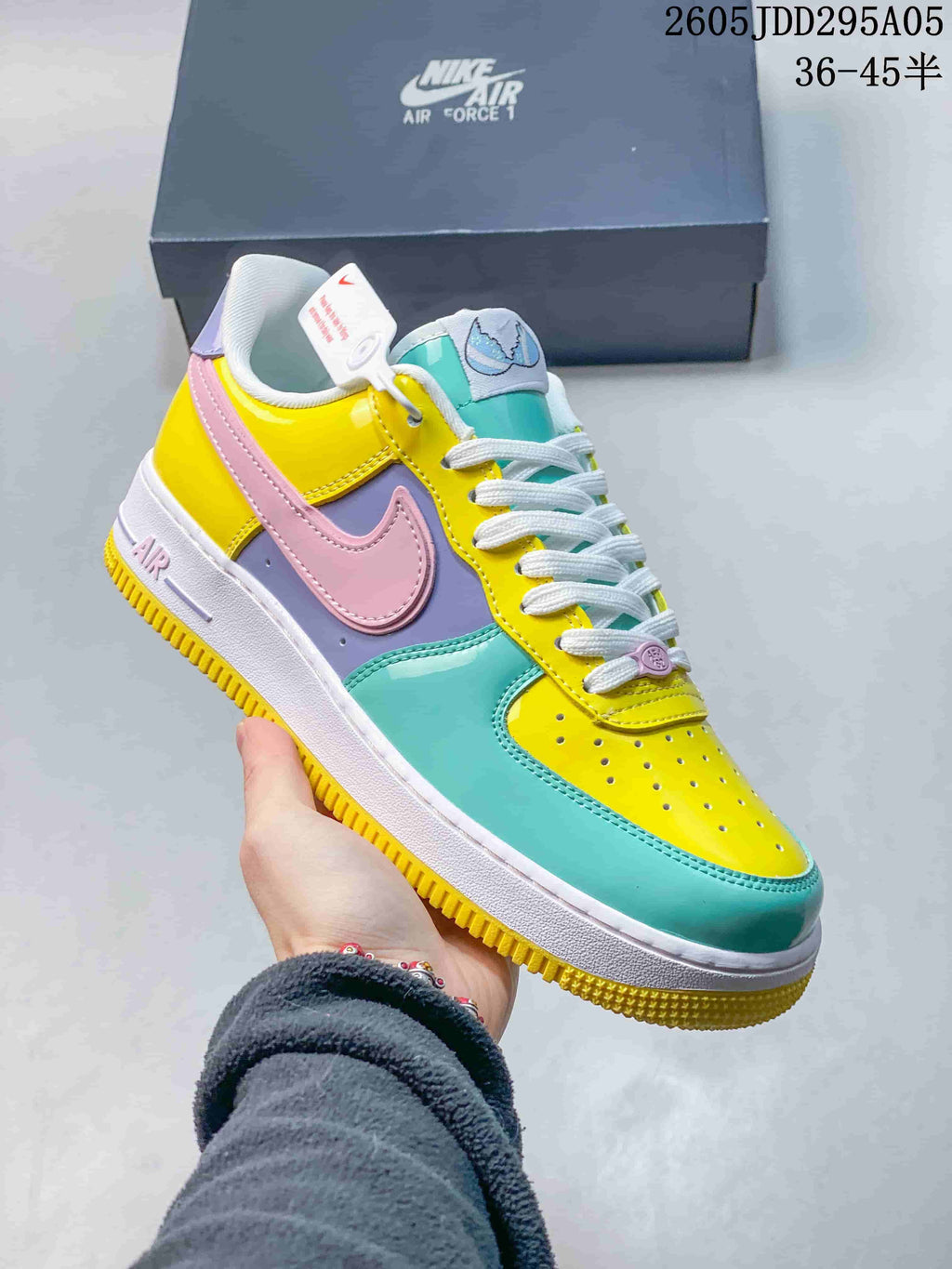 Nike Air Force 1 ’07 LV8 Low-Top Sneakers