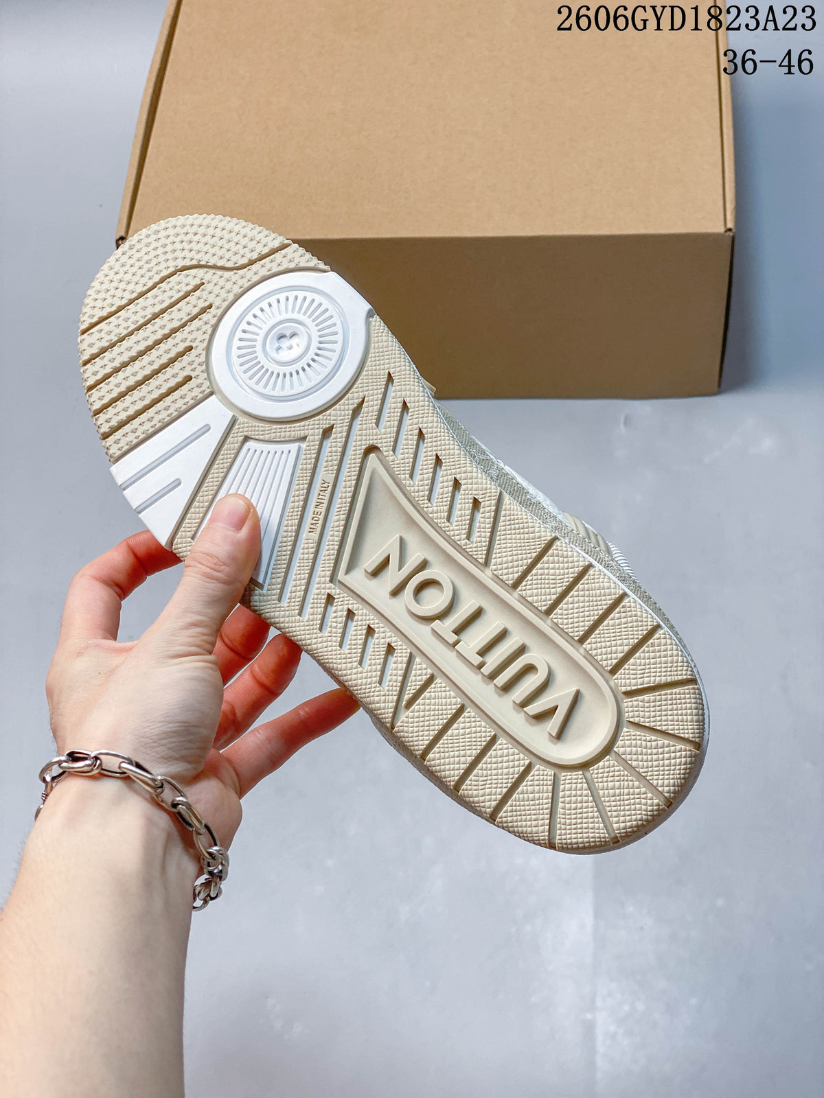 Louis Vuitton Trainer Low-Top Sneakers in White and Beige