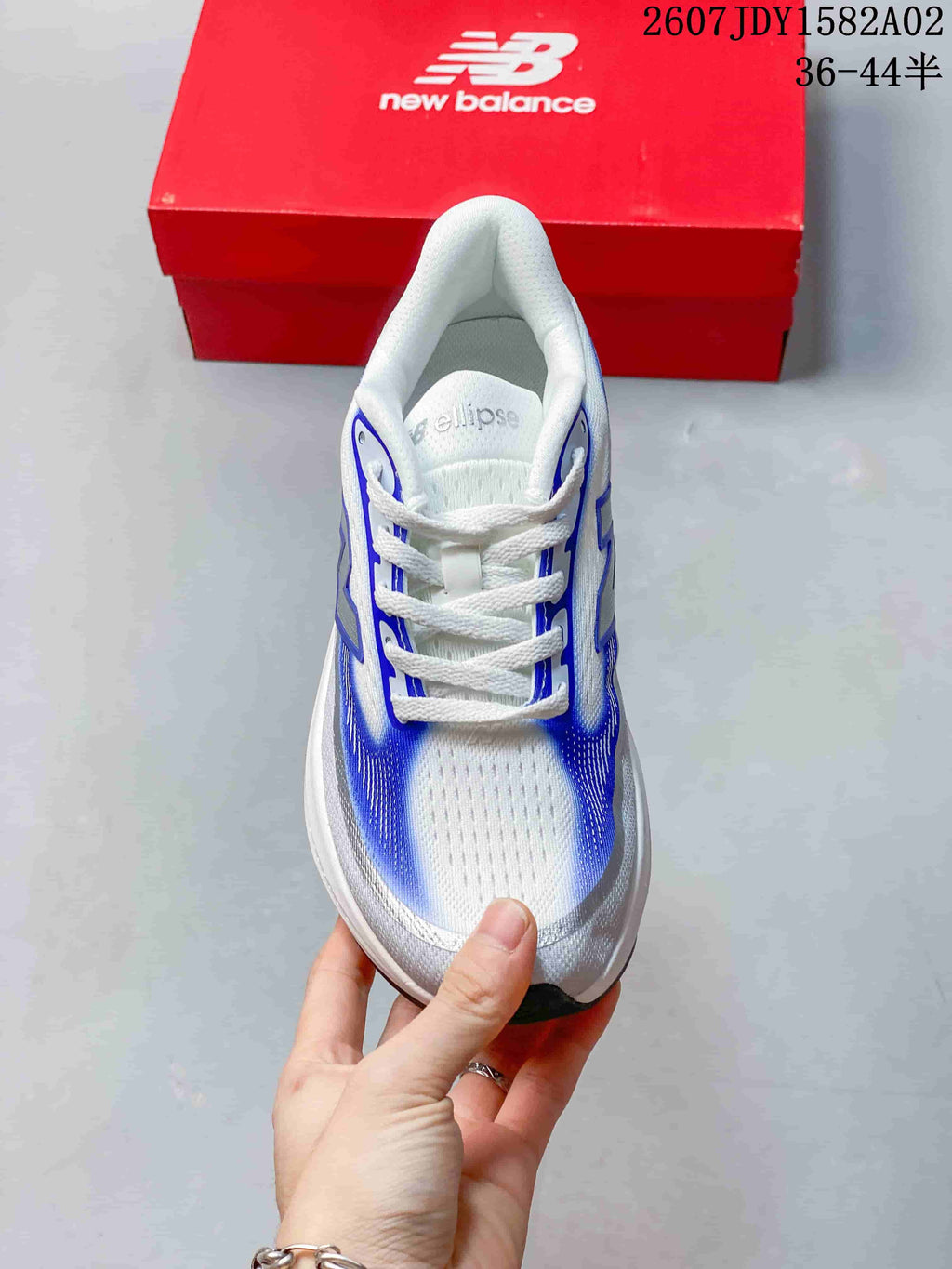 New Balance MELPS05S Running Shoes in White and Blue