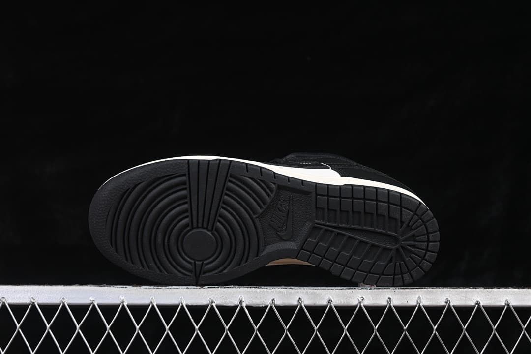 Nike Dunk Low SE Black and White Sneakers HQ7487-100
