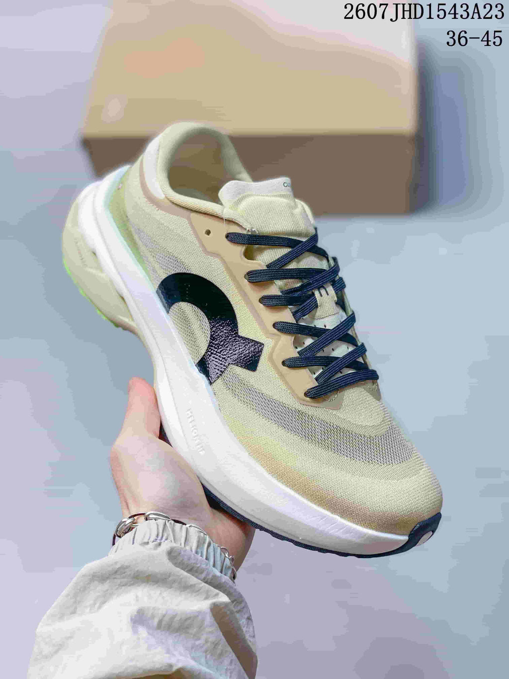 On Cloudmonster 3 Hyper Running Sneakers Cream Navy