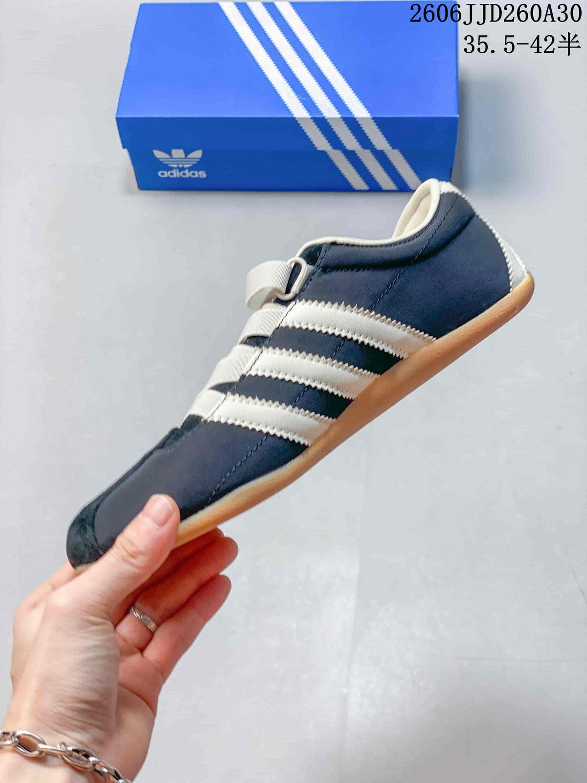 adidas Originals Tokyo MJ Women’s Low-Top Sneakers, Navy and Cream