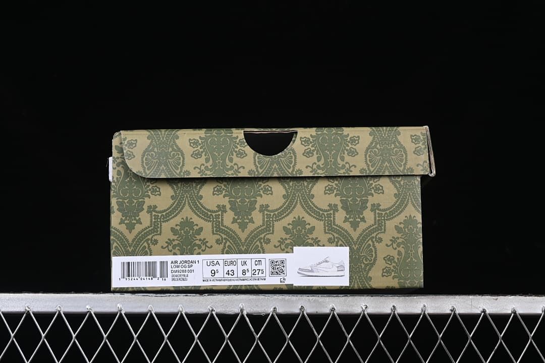 Travis Scott x Fragment Design x Air Jordan 1 Low OG SP Sneakers