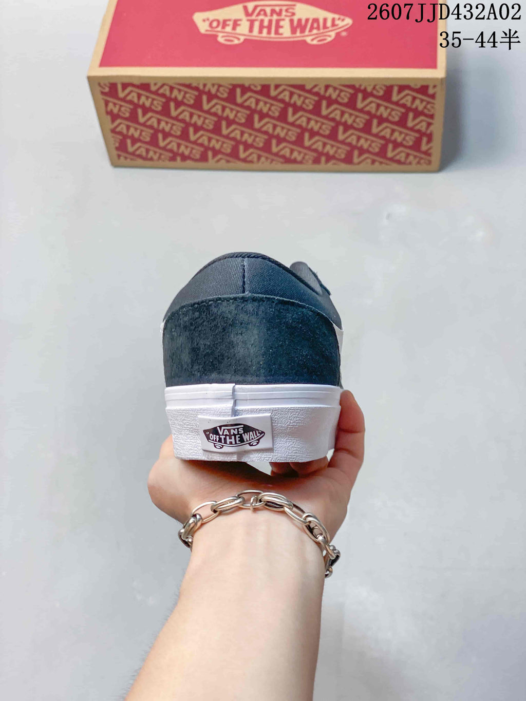 Vans Vero LS Low-Top Sneakers, Navy and White