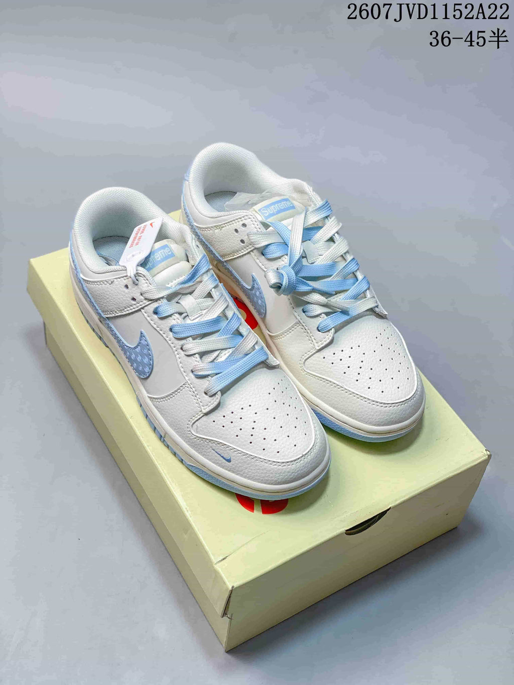 Nike Dunk Low Retro Low-Top Sneakers White Blue