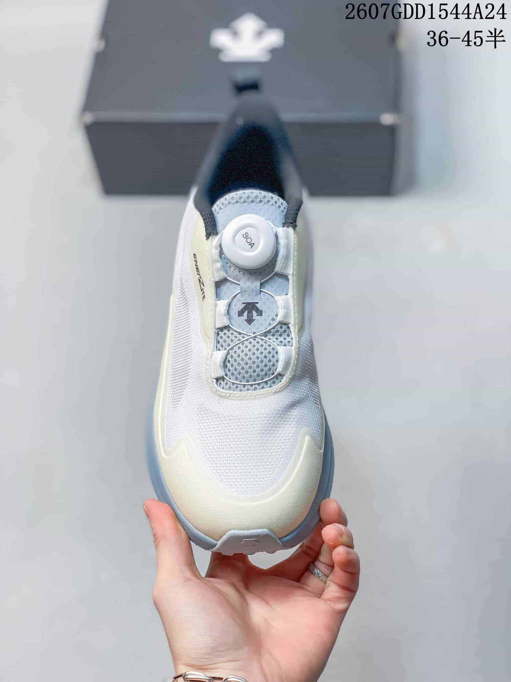 DESCENTE LAVITATE WIRE 3.0 Running Shoes White Blue