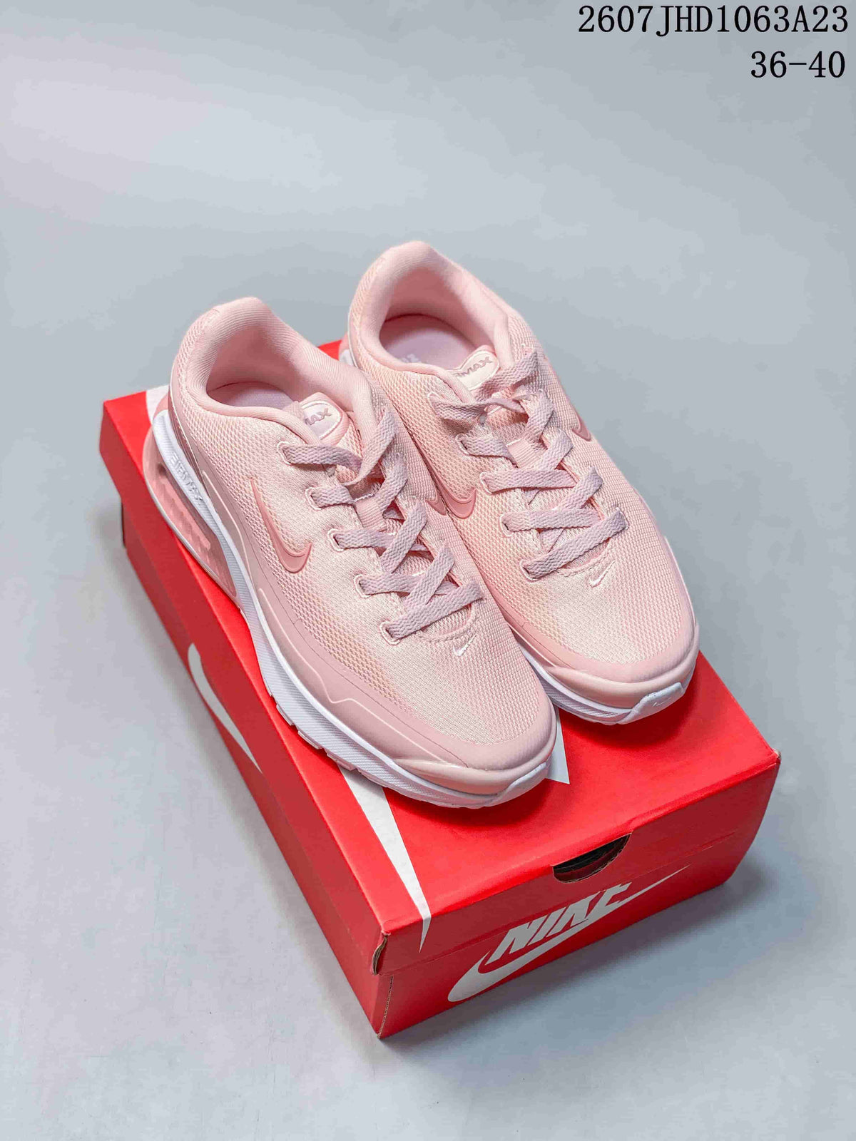 Nike Air Max Viva Low-Top Sneakers Pink