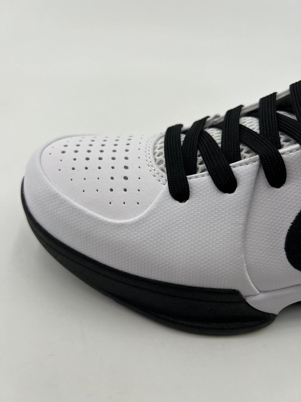 Nike Kobe 4 GIGI White Black Basketball Shoes