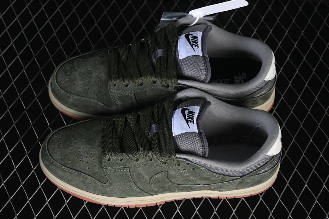 Nike SB Dunk Low Olive Green Sneakers HJ0367-301