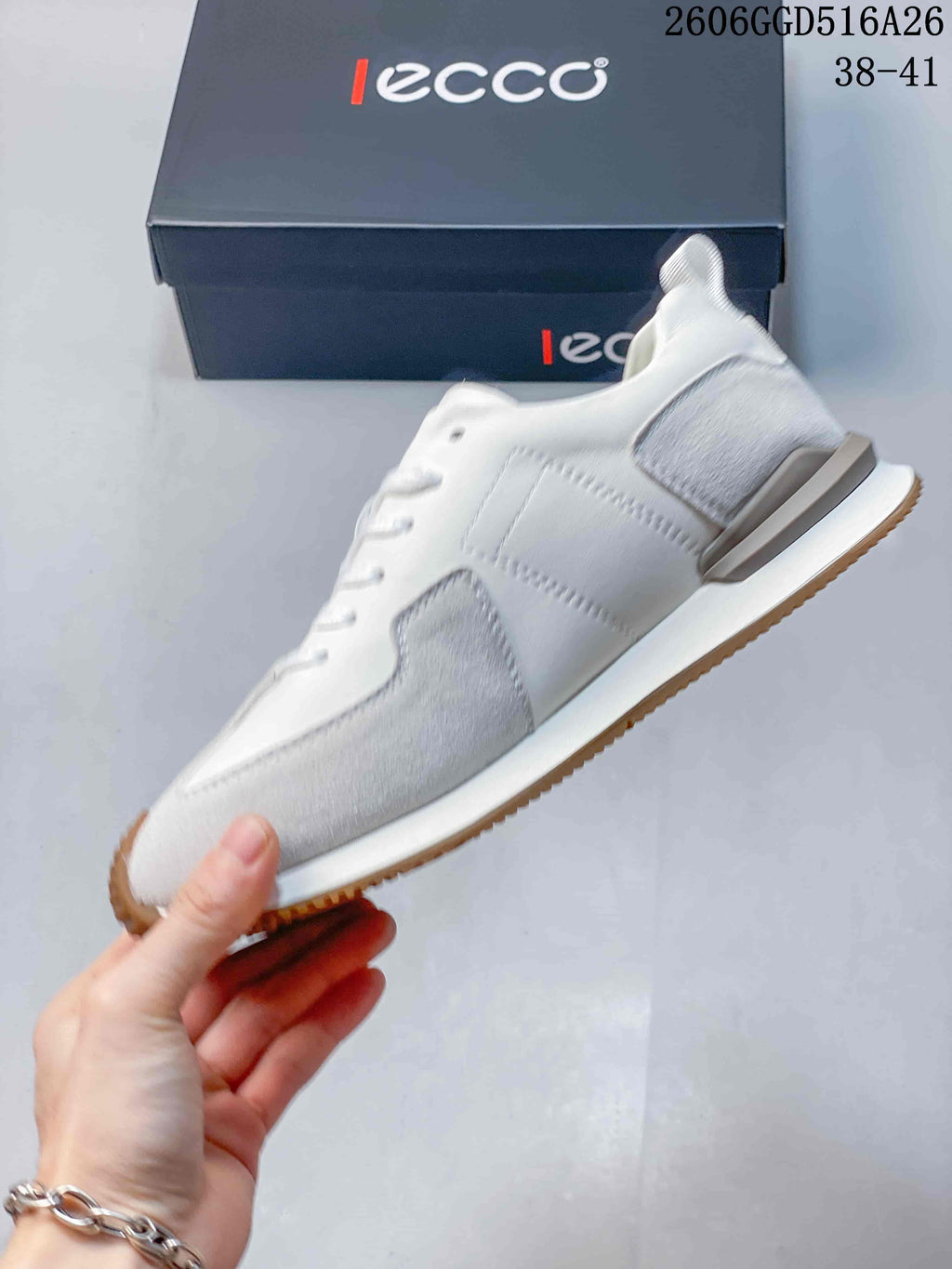 ECCO Men’s White and Gray Lace-Up Sneakers