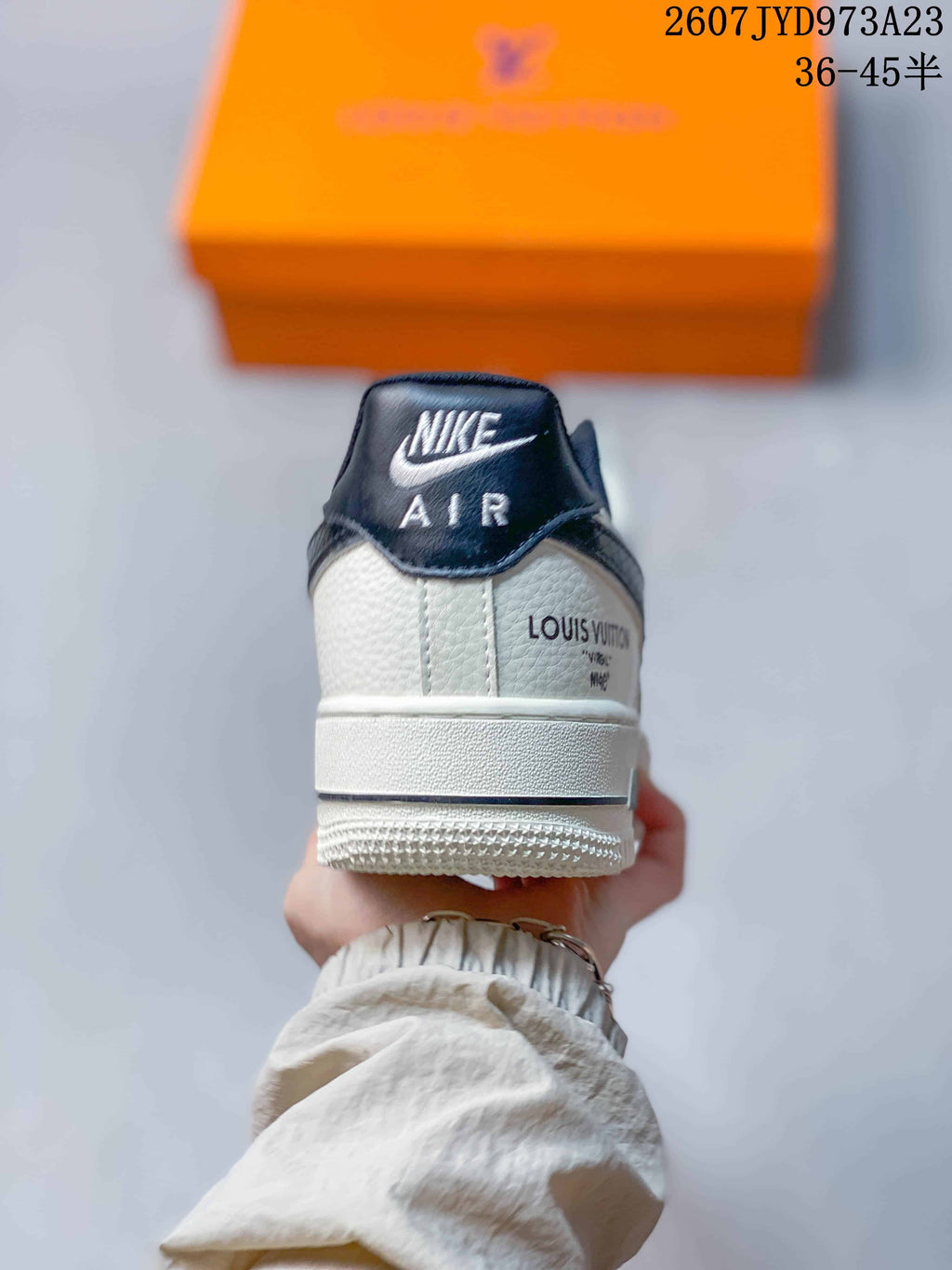 Nike Air Force 1 '07 White Navy Sneakers SU2305-626