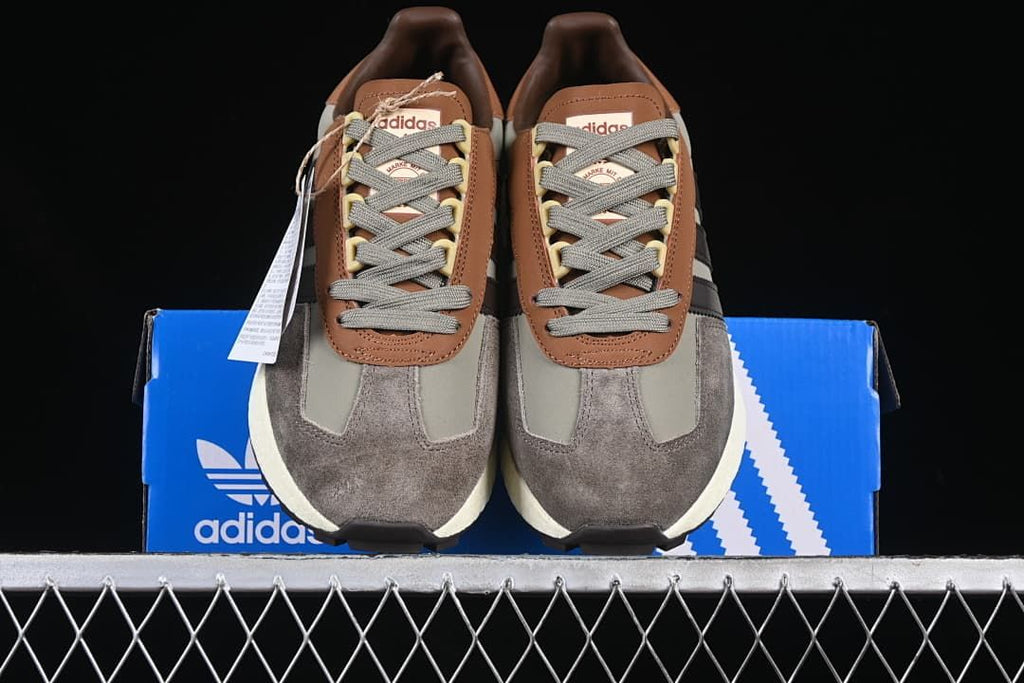 adidas Retropy E5 JH7190 Sneakers in Grey and Brown