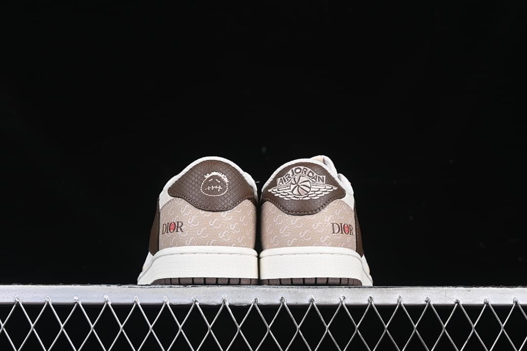 Nike Air Jordan 1 Low OG SP Travis Scott Fragment Beige Brown
