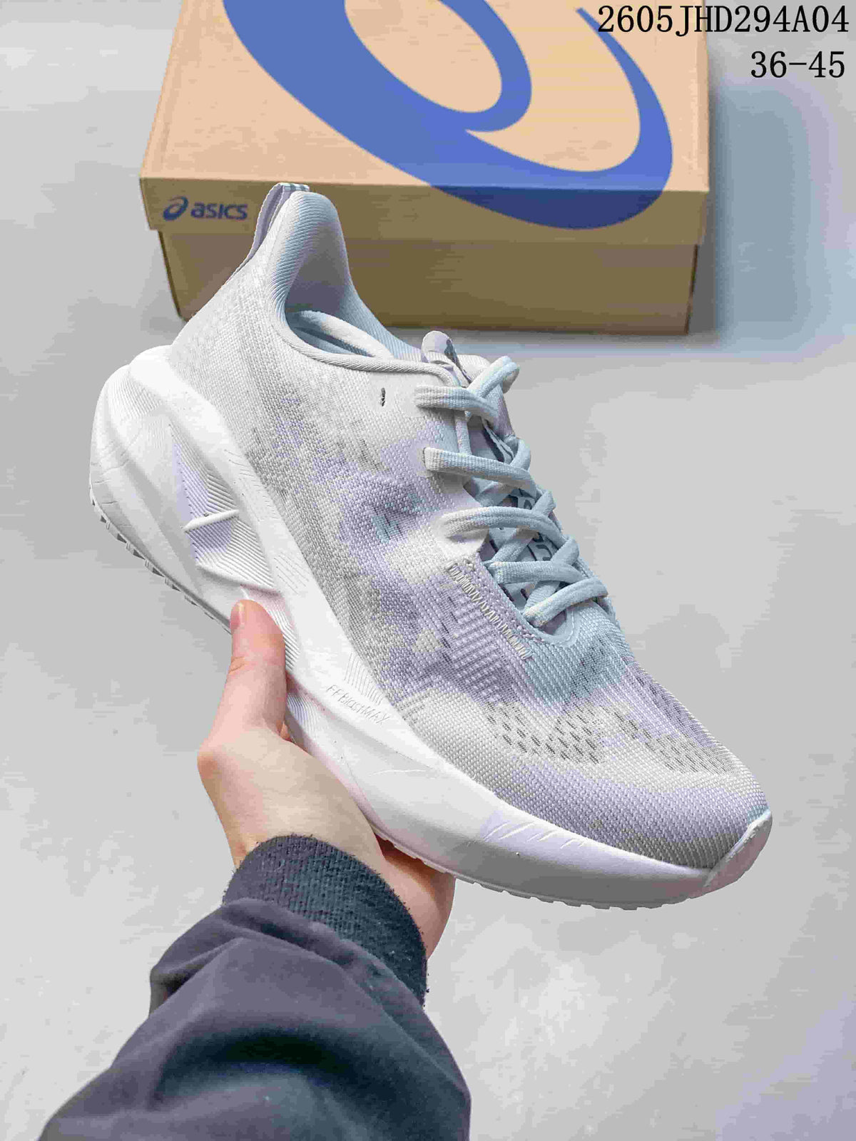 ASICS NOVABLAST 5 LE Running Shoes 1011B974-031