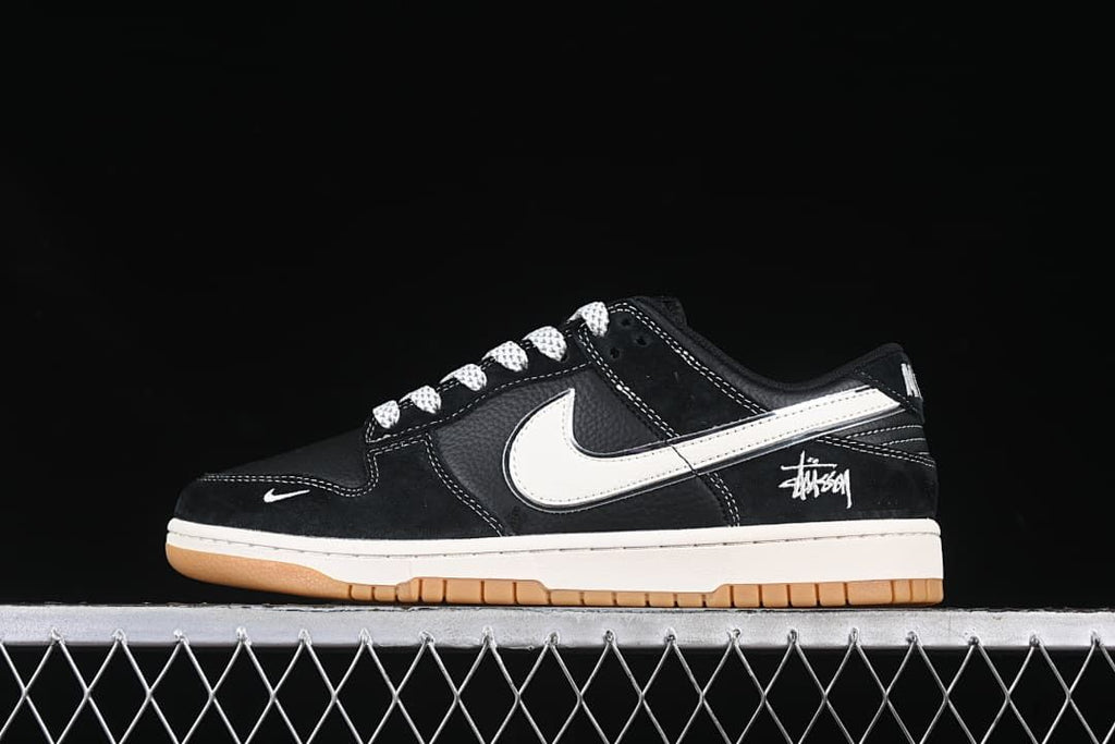 Nike SB Dunk Low Stüssy Black White Gum Sneakers