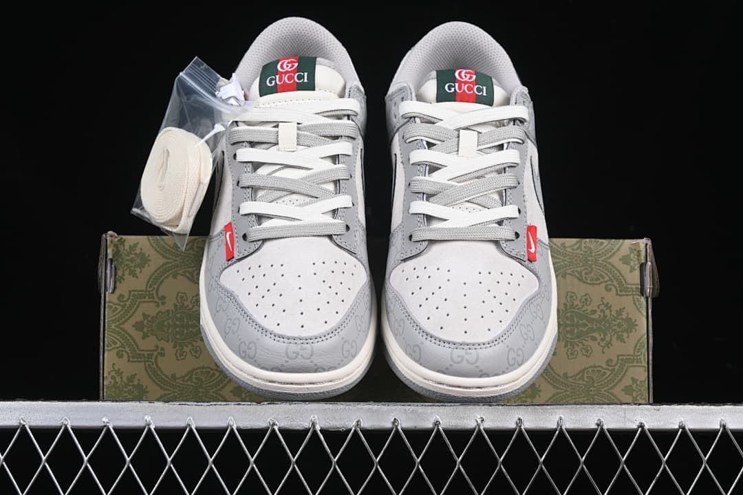 Nike SB Dunk Low Gray Patterned Sneakers DM6868-013