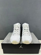 Jordan Air Jordan 11 Comme des Garçons White Sneakers IV7639-100