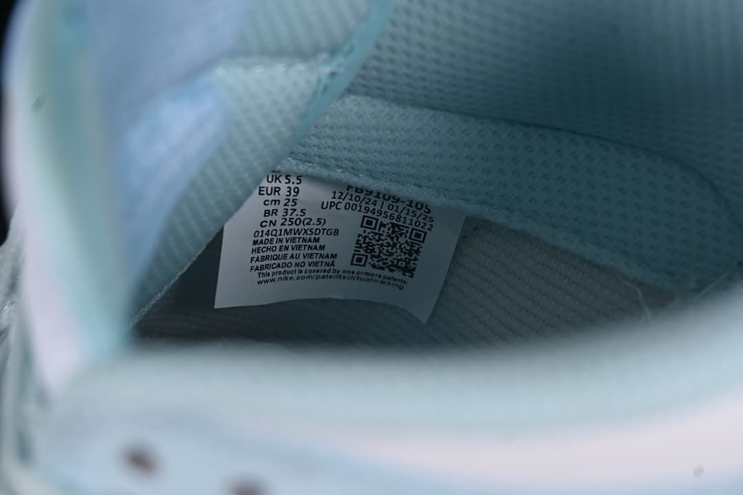 Nike SB Dunk Low Sneakers Light Blue White FB9109-105
