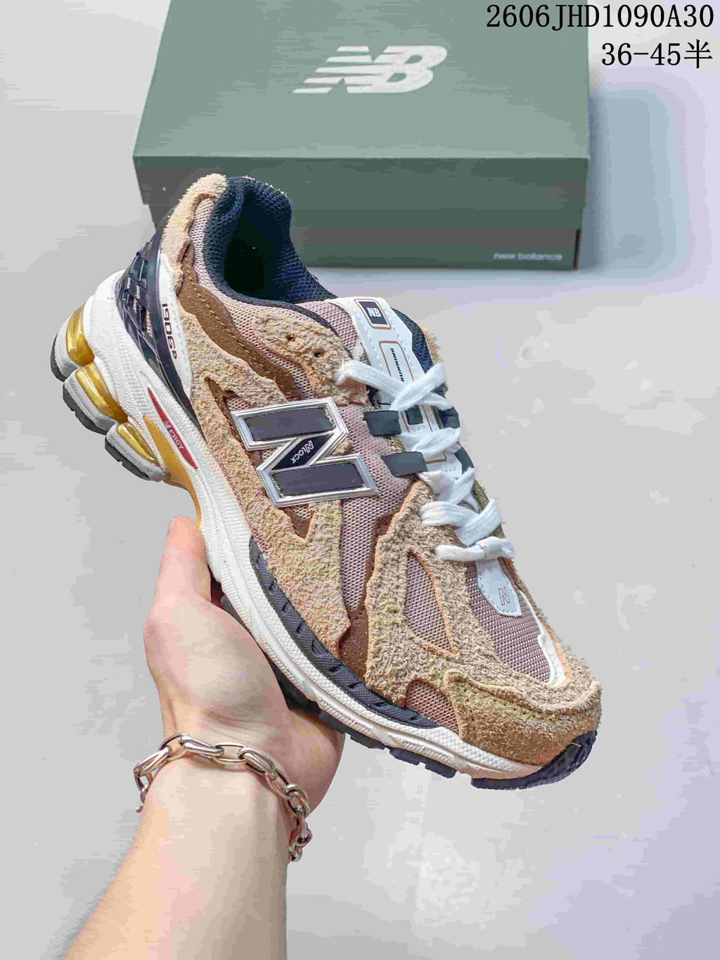 New Balance M1906R Lifestyle Sneakers