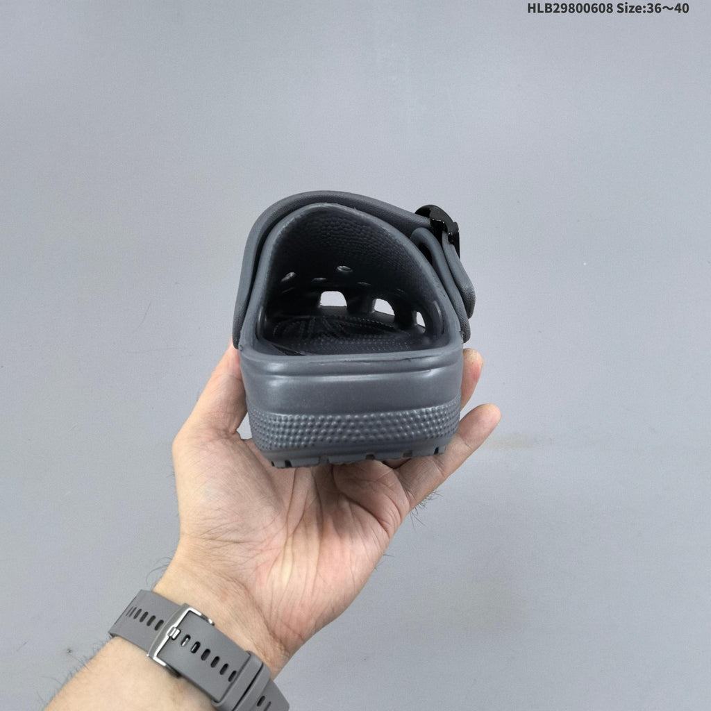 Crocs Classic Clog in Charcoal Gray