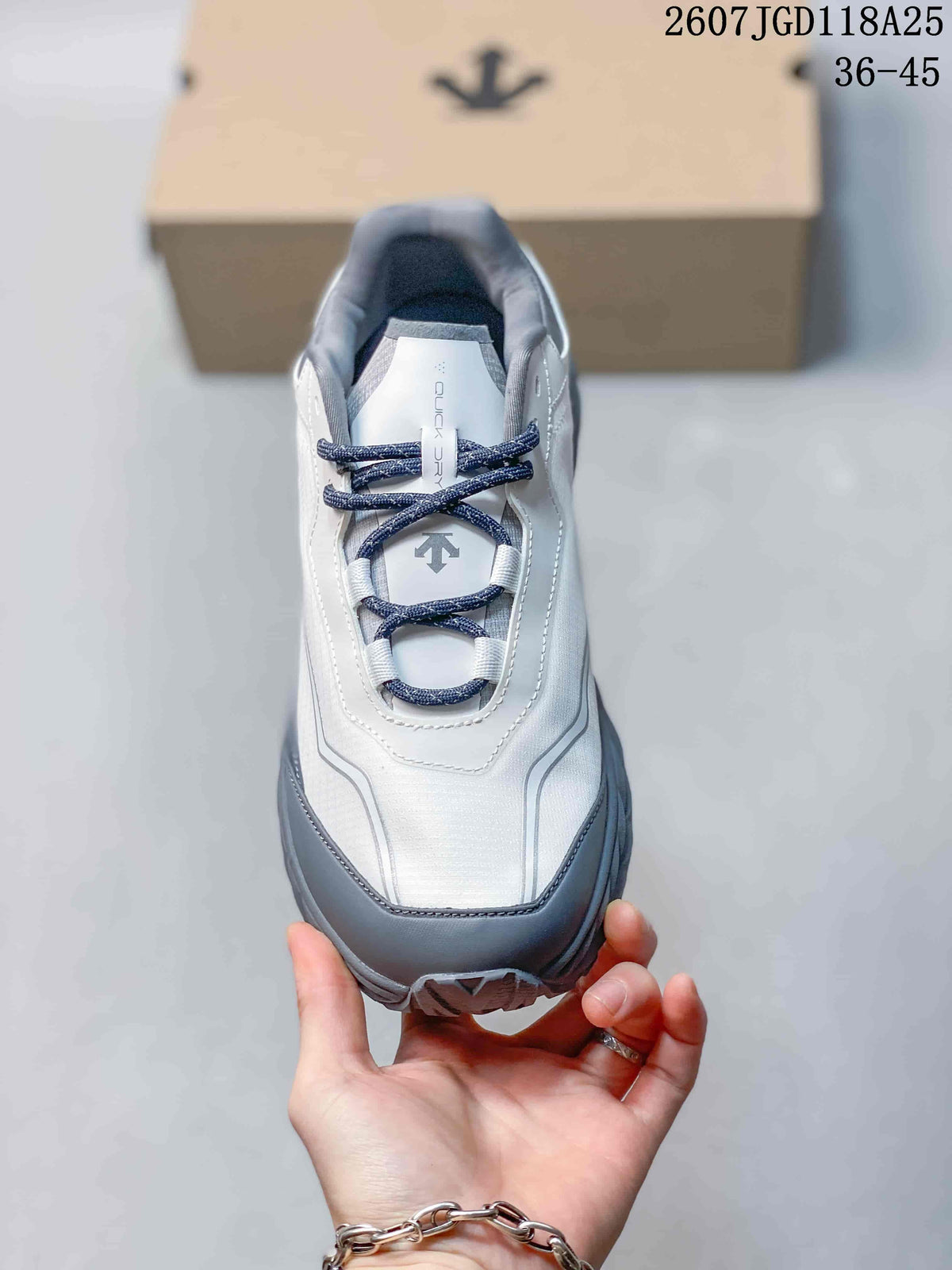 Descente TERRAIND Low-Top Hiking Sneakers White Gray
