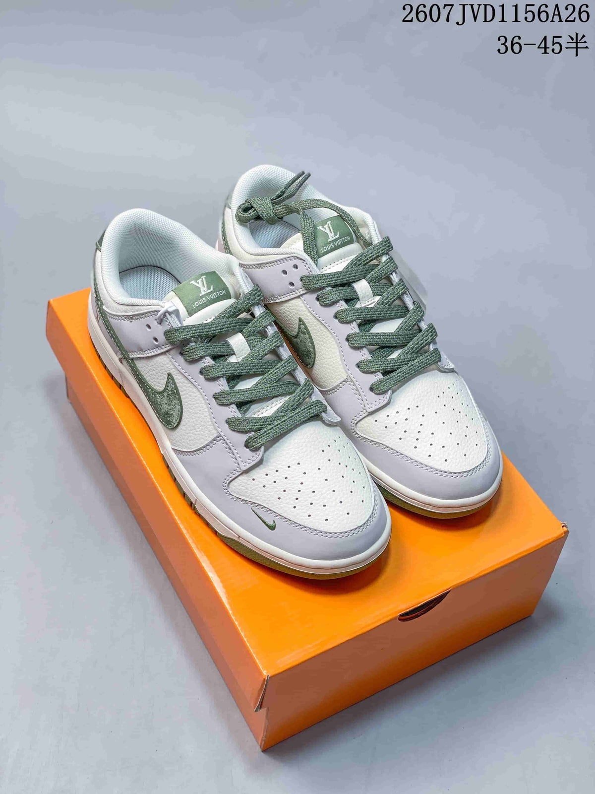 Nike SB Dunk Low Pro White Green Sneakers