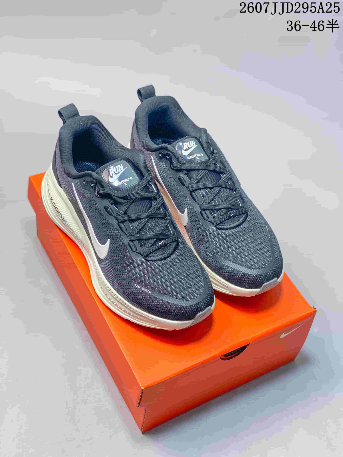 Nike Vomero 18 Running Sneakers Black White TD295A25