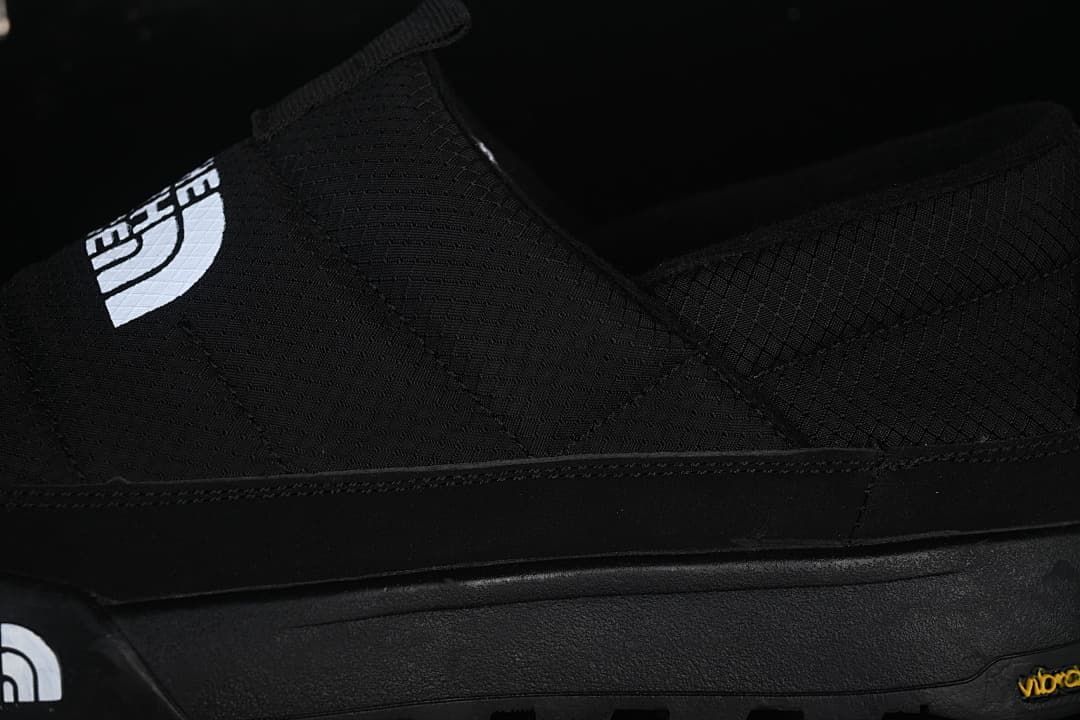 The North Face Mountain Essentials Slip-On Shoes Black NF0A8AD94QI-087