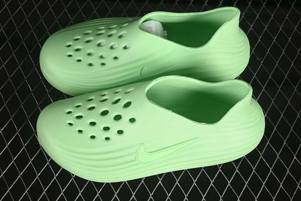 Nike ReactX Rejuven8 Clogs in Light Green HV5062-700