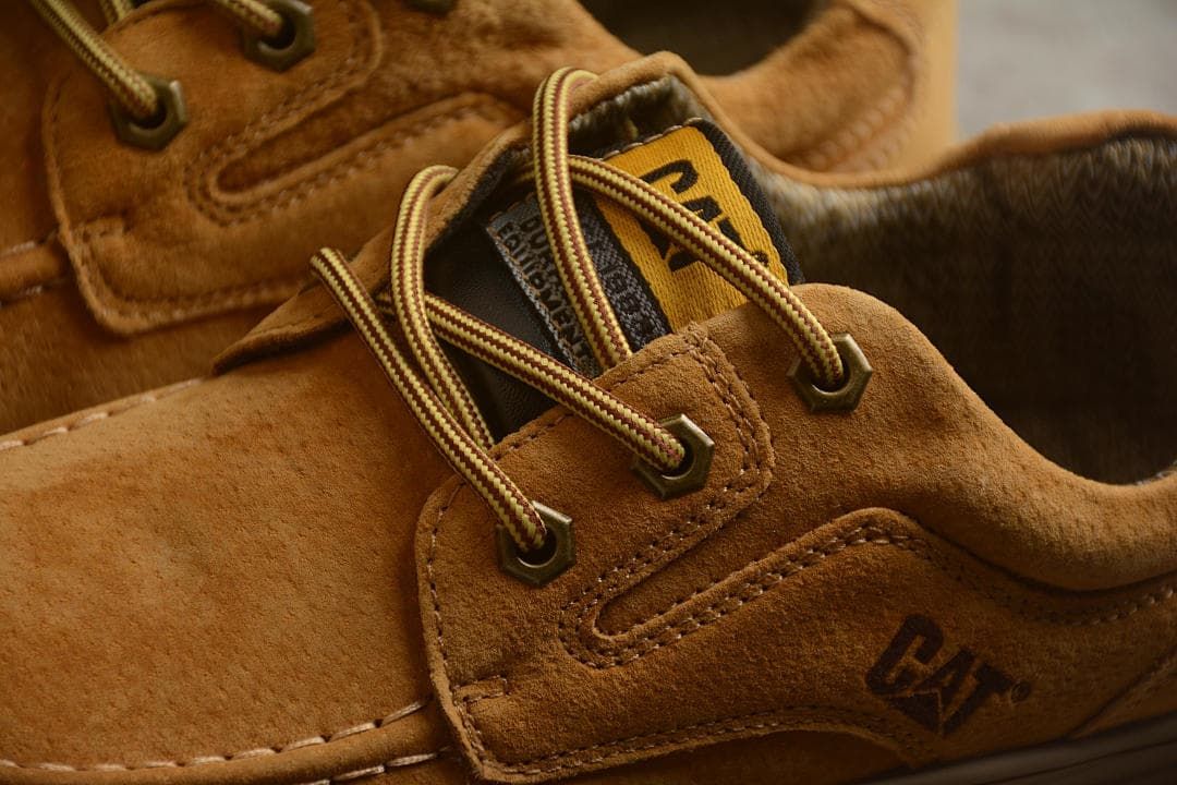 CAT Tramp Hike Low Men's Suede Shoes in Wheat