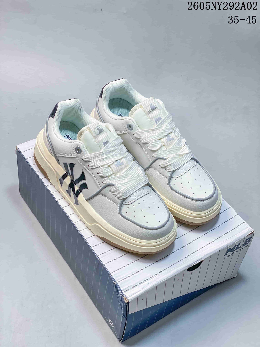 MLB Chunky Liner Low-Top Sneakers in White
