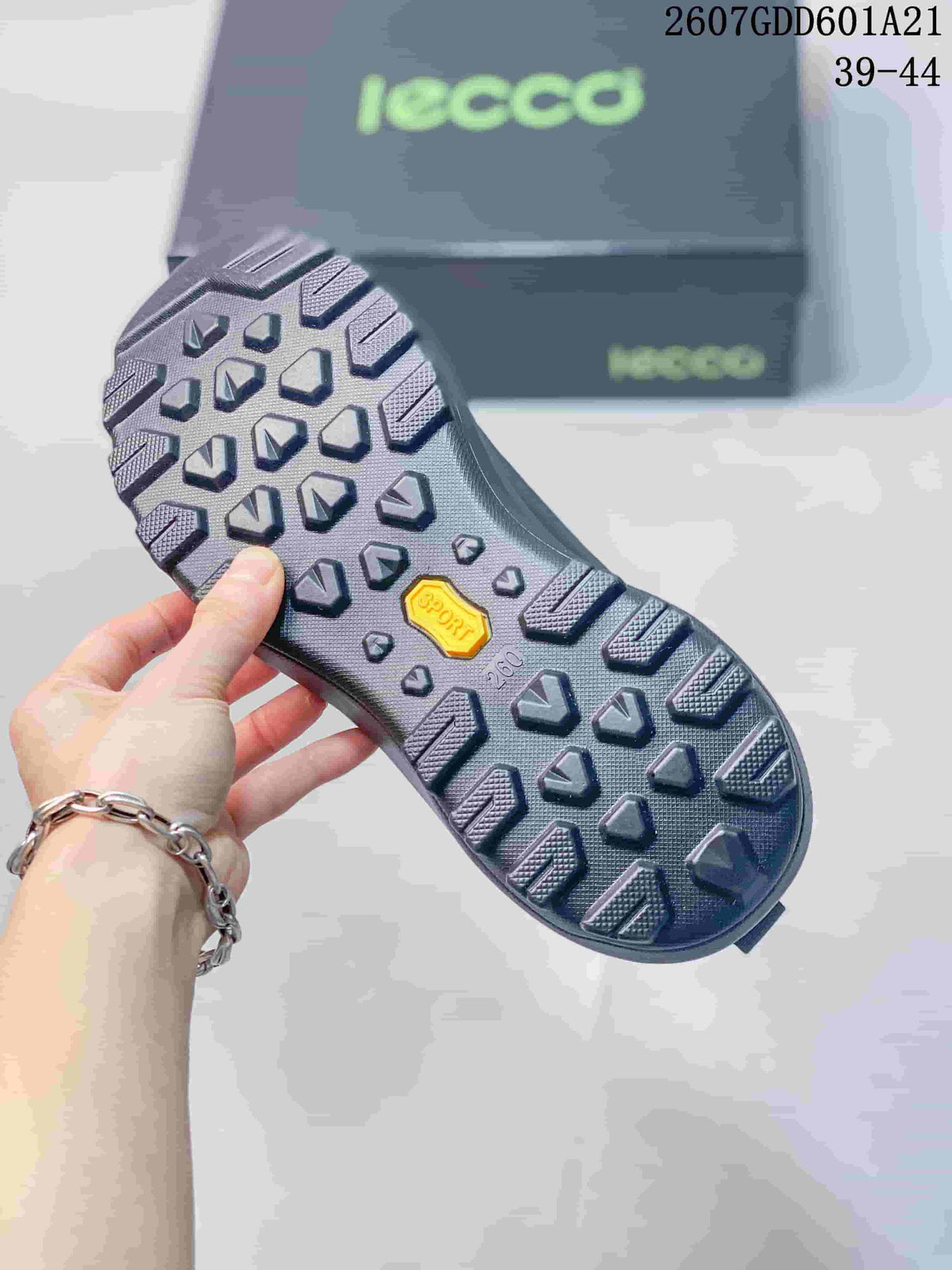 ECCO 722010QEE Men's Black Textile Slip-On Sneakers
