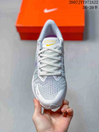 Nike Air Zoom Winflo 8 Running Shoes in Light Gray