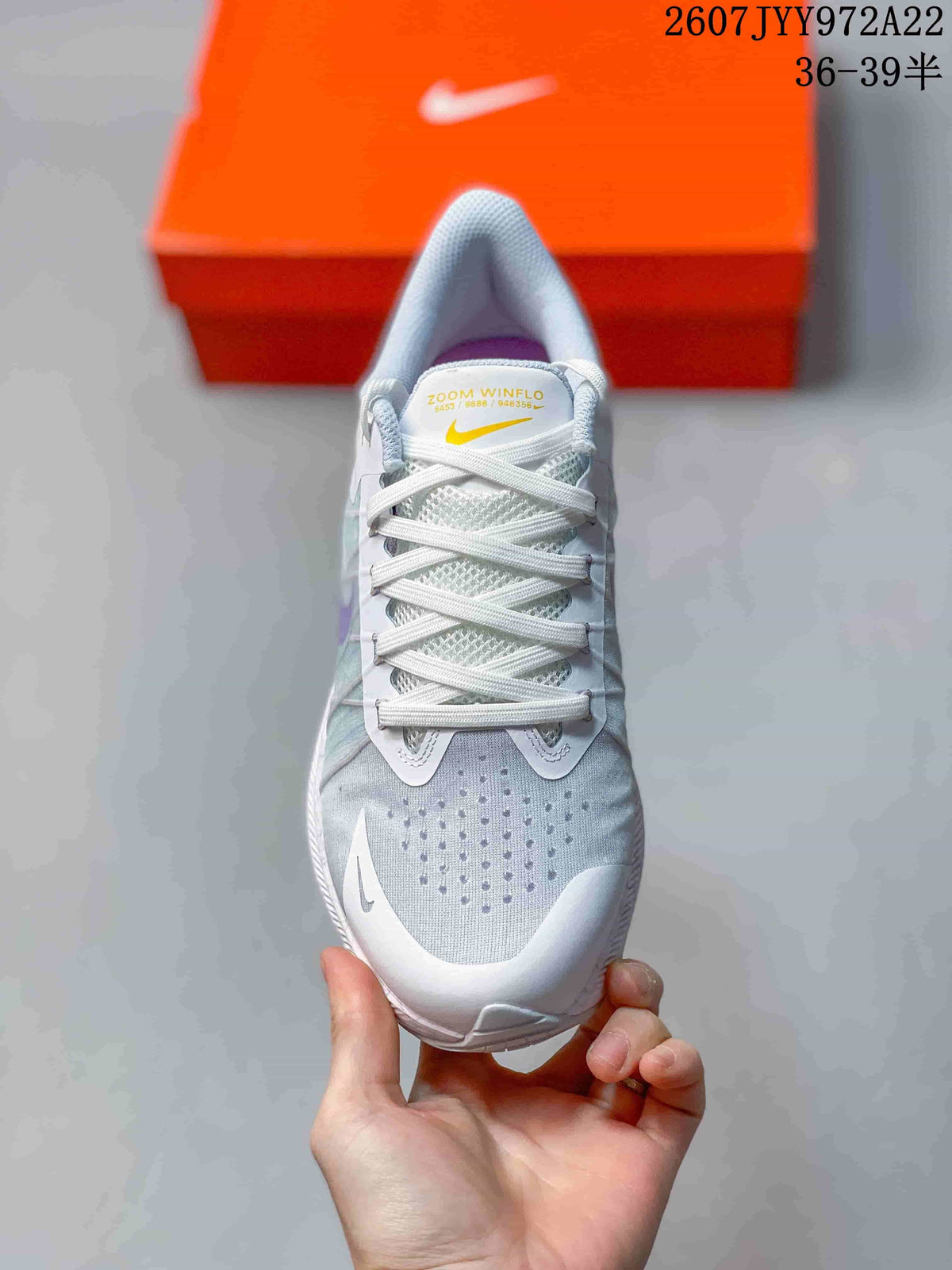 Nike Air Zoom Winflo 8 Running Shoes in Light Gray