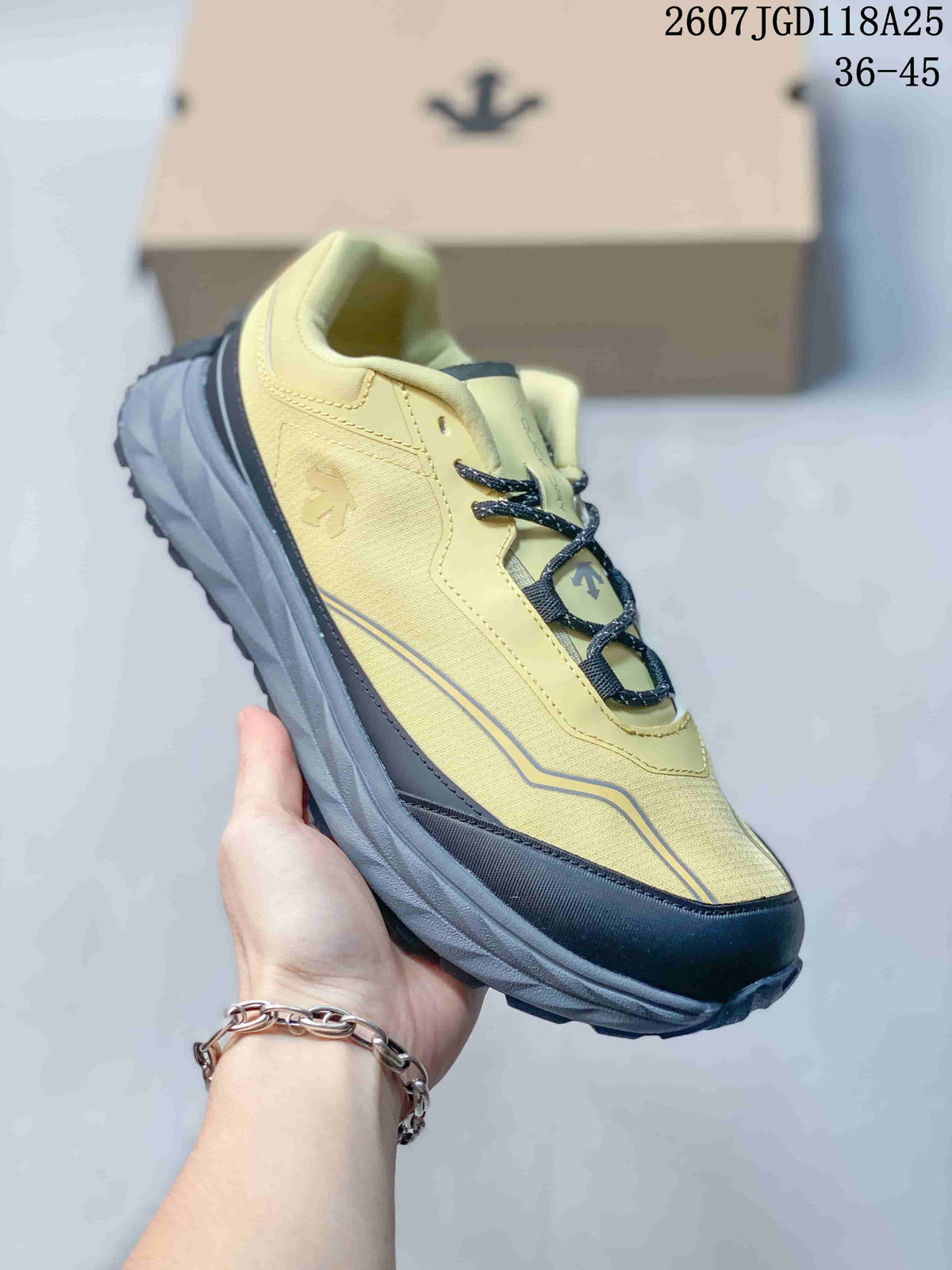 DESCENTE TERRAIND Low-Top Hiking Sneakers Yellow/Black