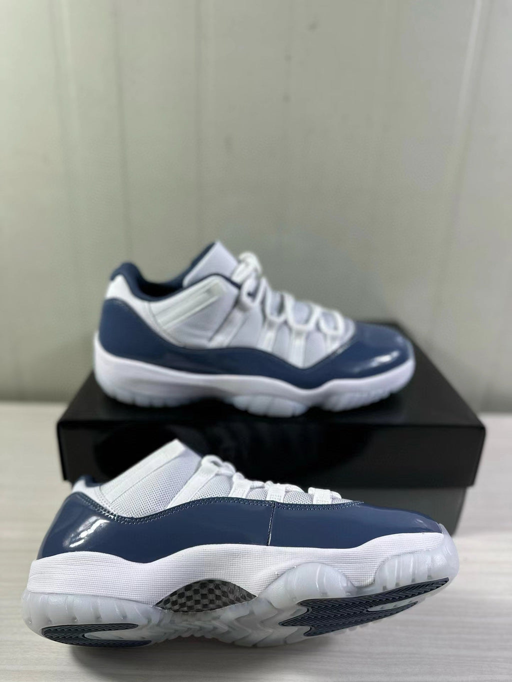Jordan Air Jordan 11 Low Diffused Blue Sneakers FV5104-104