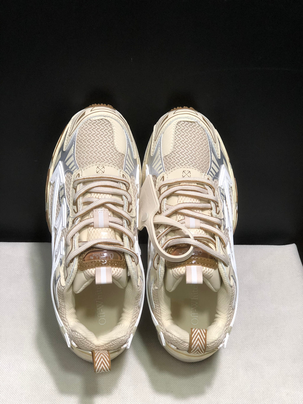 OFF-WHITE Be Right Back Cream Lace-Up Sneakers