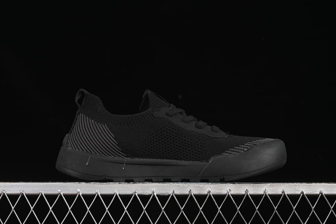 The North Face NF0A8AD94QI-082 Black Low-Top Shoes