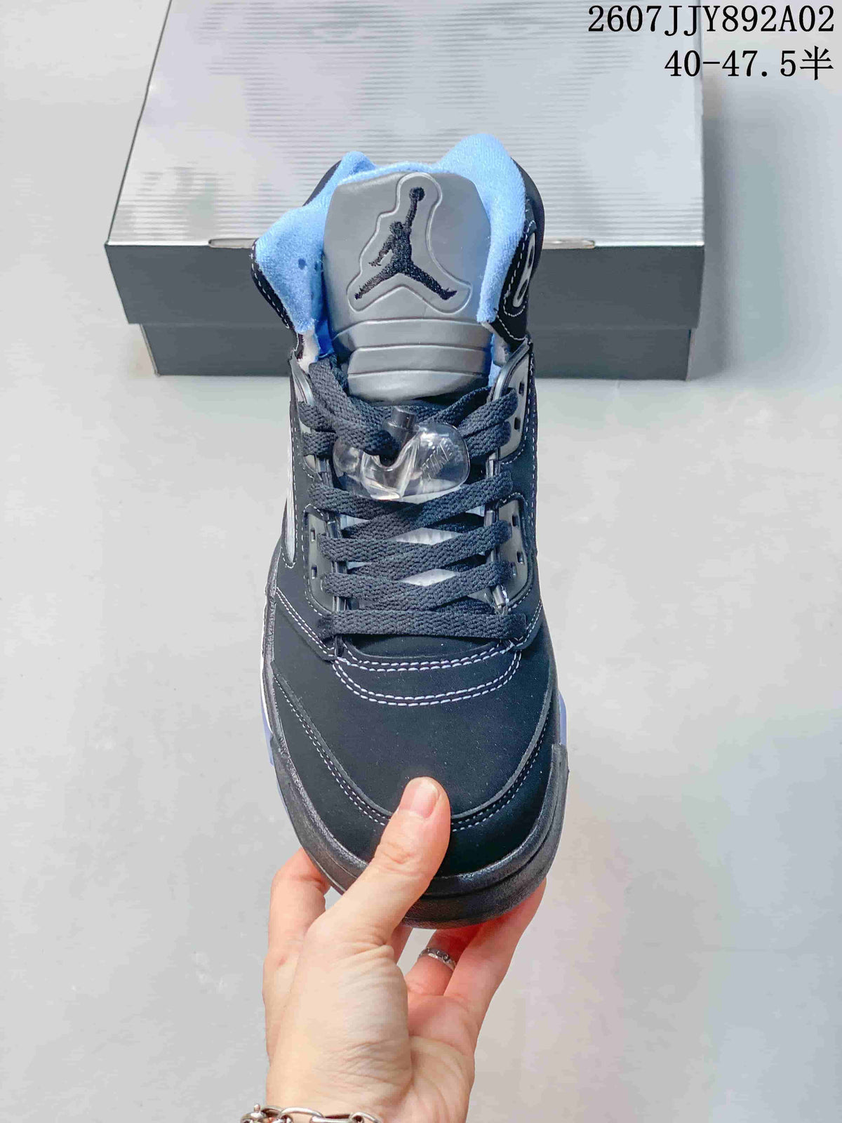Jordan Air Jordan 5 Low Sneakers in Black and Blue