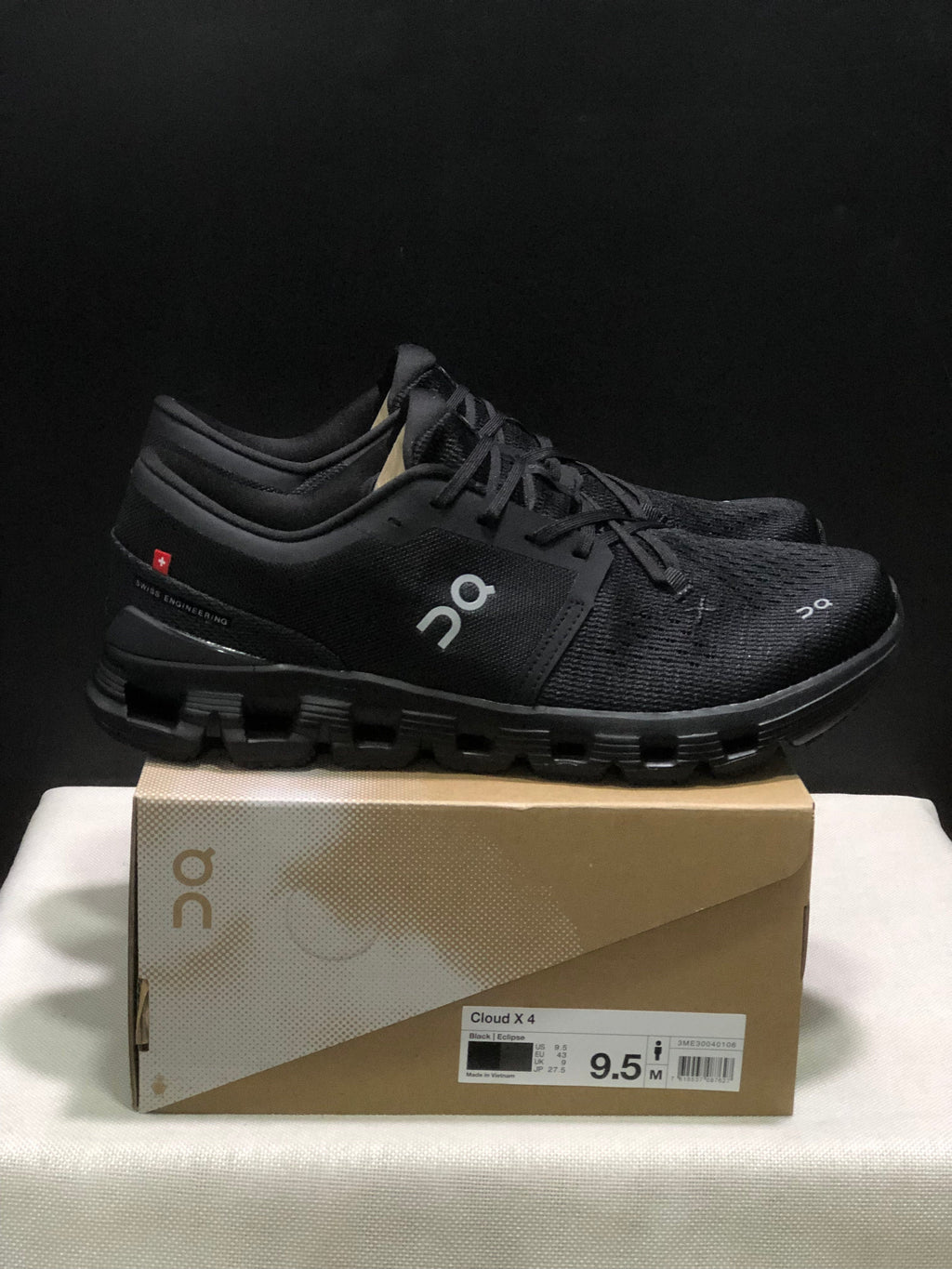 On Cloud X4 Low-Top Running Shoes Black