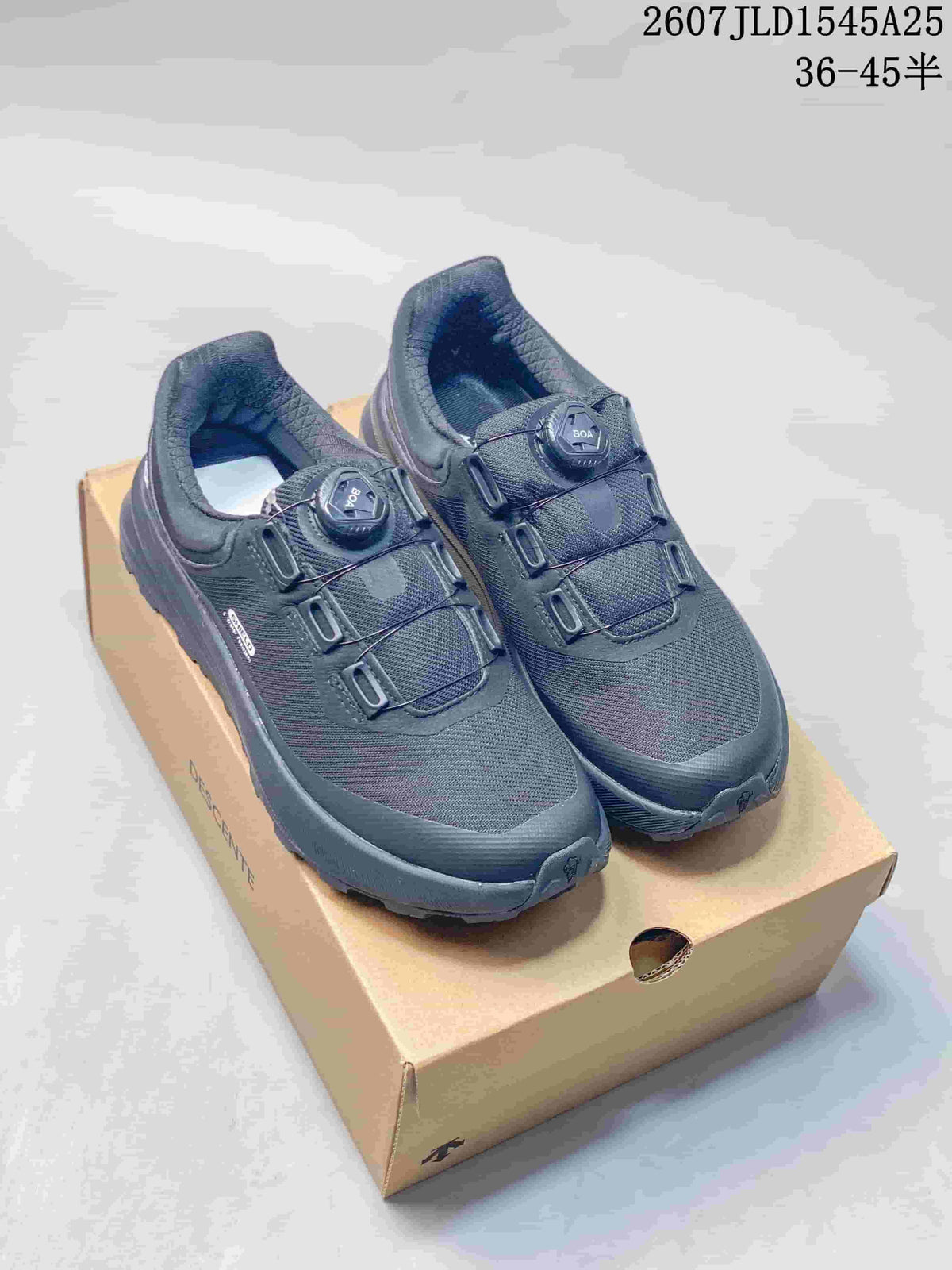 DESCENTE SHIELD Mantrix Black Mesh Running Sneakers
