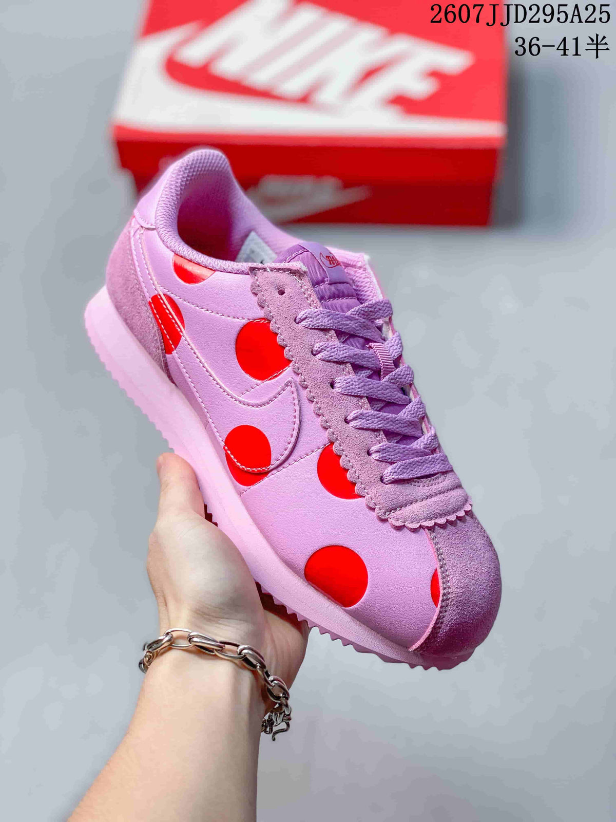 Nike Classic Cortez Pink Red Sneakers IR13