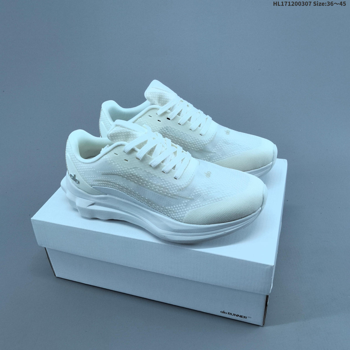 Alo Runner Mode Low-Top Sneakers