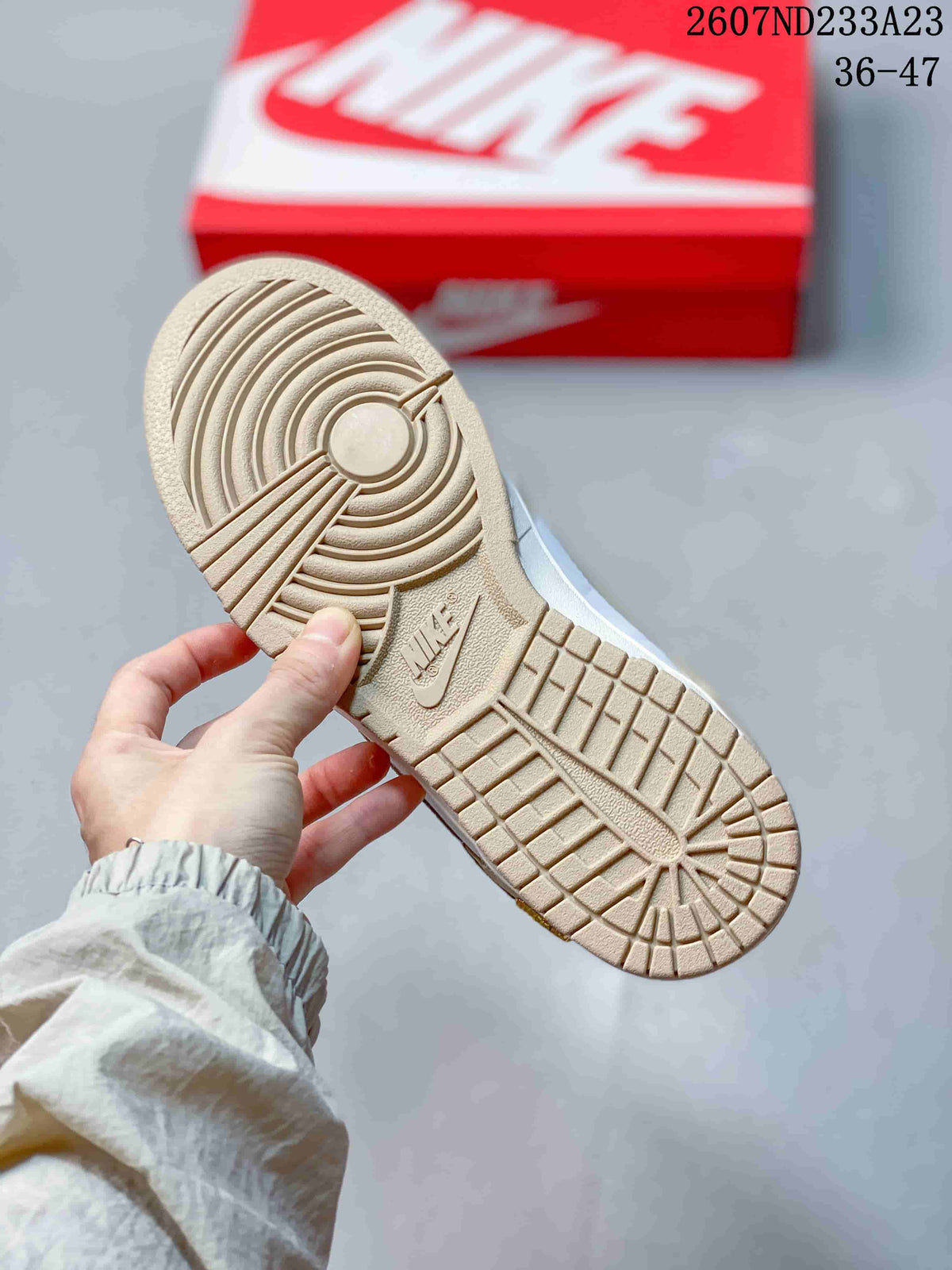 Nike SB Dunk Low Pro White Beige Sneakers