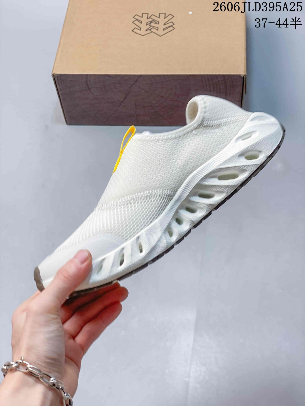 KOLON SPORT Galah 2 Slip-On Water Shoes, White