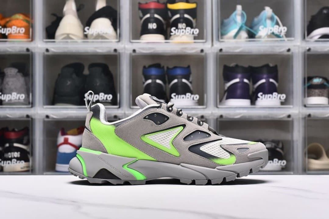 Louis Vuitton Runner Tatic 2023 SS Sneakers in Gray and Green